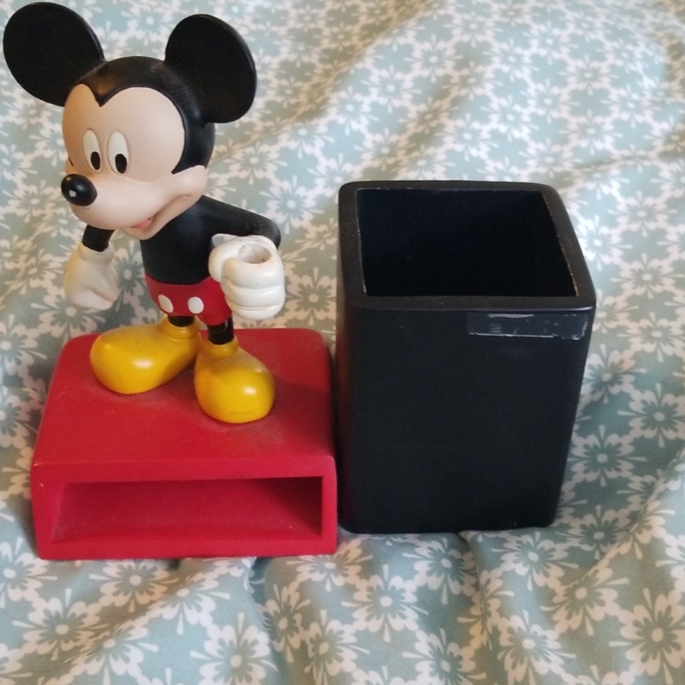 Mickey desk organizer